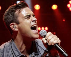 Robbie Williams trong đêm nhạc kỷ lục tại London.